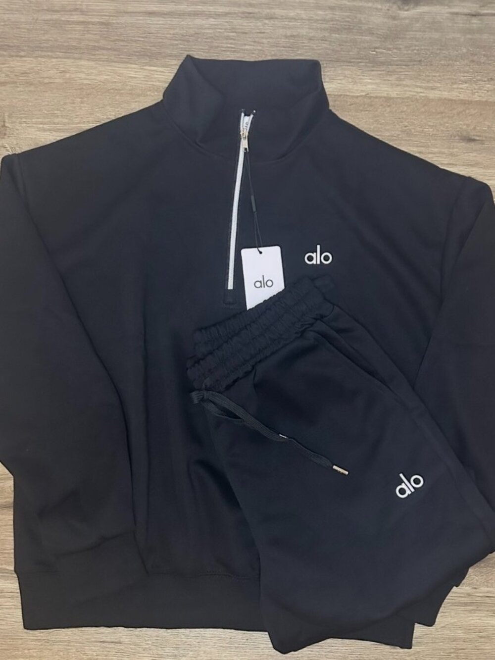 Alo Quarter zip & Accolade Straight Leg Sweatpants